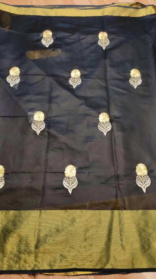 Stylish Cotton Silk Embroidered Saree With Blouse Piece