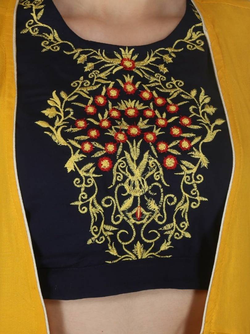 Women's Beautiful Rayon Crop Top Skirt And Shrug Kurta Set